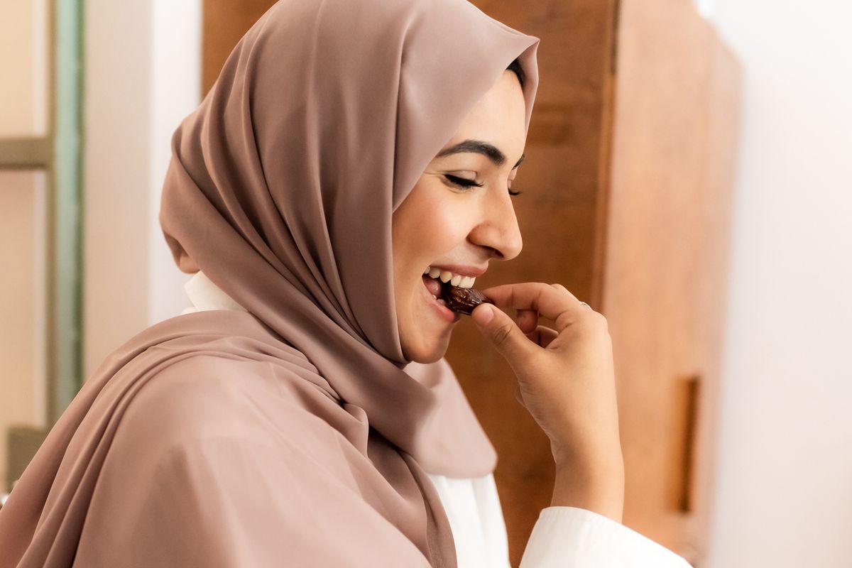 Three dates provide about 3g of fiber (stock photo).