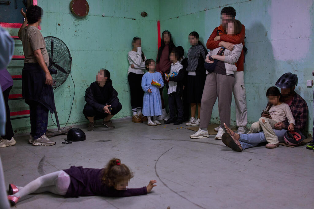 A shelter in Tel Aviv during the Hari Roar days of alarm